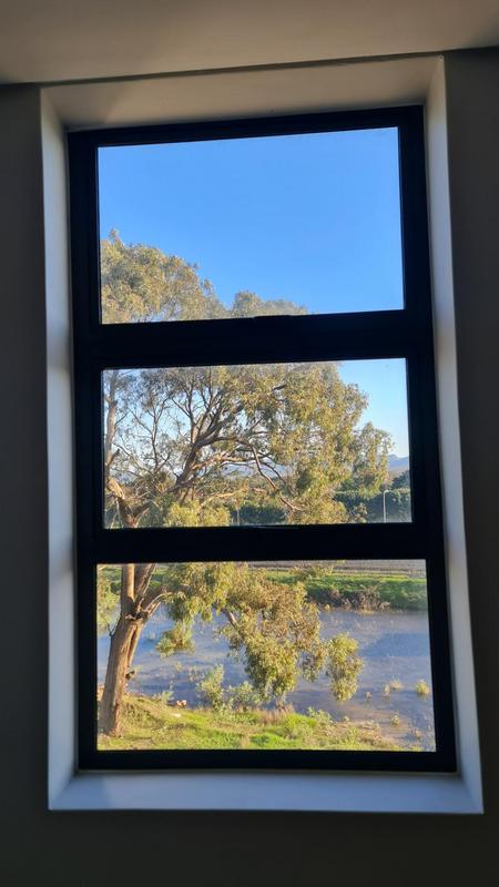 1 Bedroom Property for Sale in Pinelands Western Cape